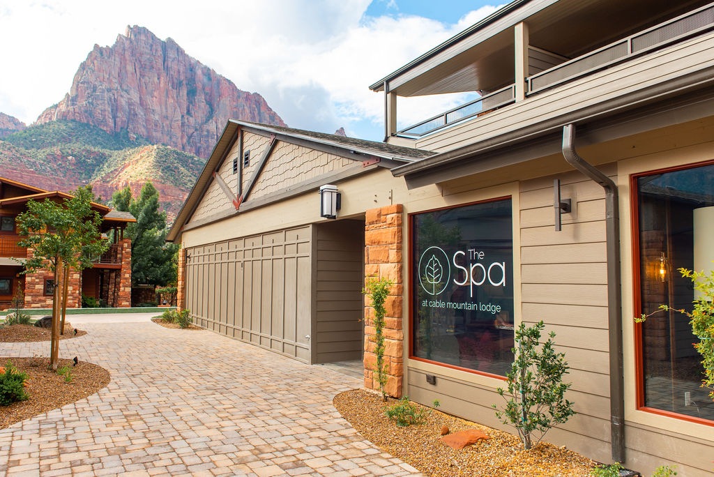 Cable Mountain Lodge — photo 1 of 3